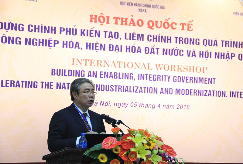 Dr. Dang Xuan Hoan, NAPA President giving a speech in the seminar