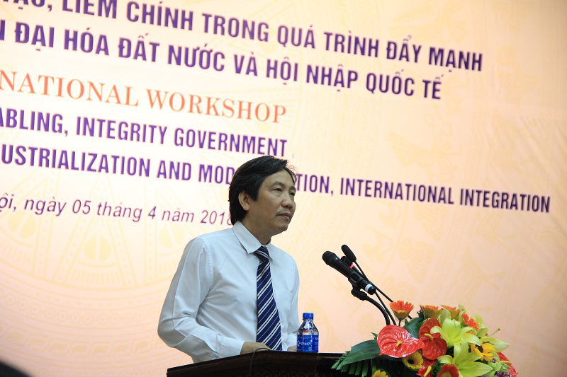 Dr. Tran Anh Tuan, Vice Minister of Home Affairs delivers a speech in the seminar