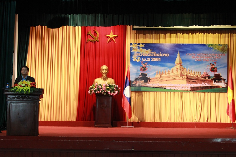 Mr. Khamsinh Doangvandi, Counselor of Laos Embassy to Vietnam giving a speech in the ceremony