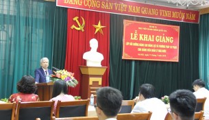 Dr. Vu Thanh Xuan, NAPA Vice President giving a speech in the ceremony