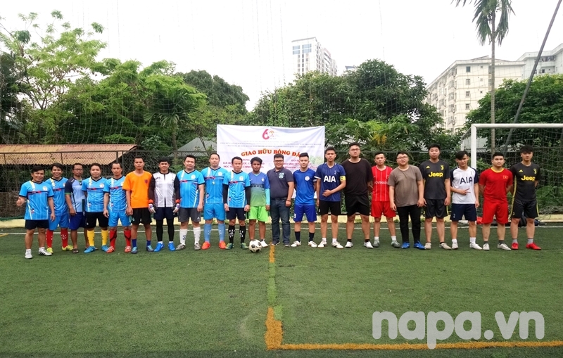 Players from the two teams and guests before the match