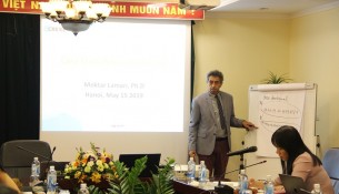 Dr. Moktar Lamari, Director of Center for Policy Analysis and Evaluation, National School of Public Administration, Québec (Canada) presenting on the case study method used in the executive training program