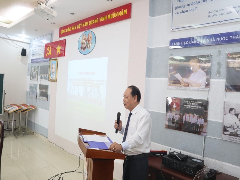 Dr. Ha Quang Thanh speaking in the Closing Ceremony
