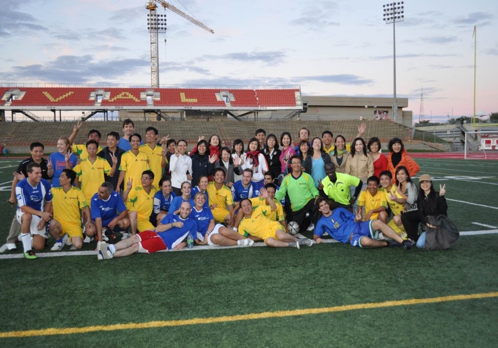 Friendship football match between Vietnamese students of the Joint Master Training in Public Administration in cooperation between NAPA and ENAP, Quebec and students of Laval University in 2007
