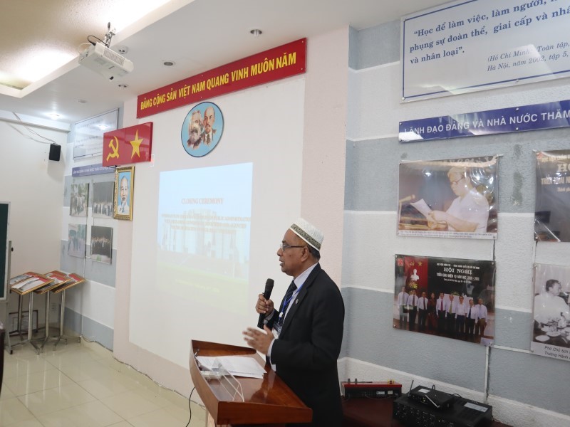 Dr. Nasiruddin Ahmed, Dean,  BRAC University Bangladesh speaking in the event