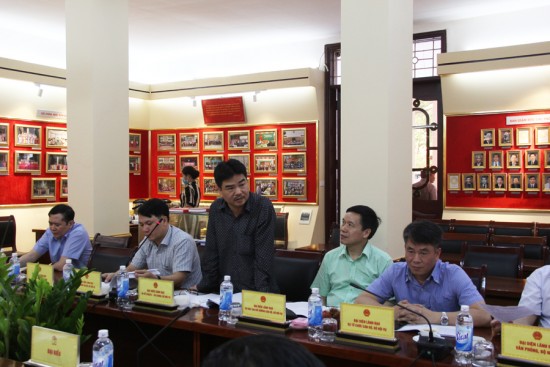 Mr. Nguyen Khanh Tung, senior official, Department of Planning and Finance giving comments on the project proposal 