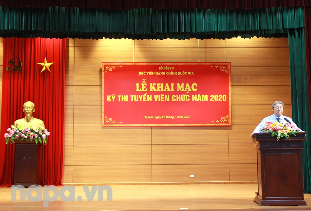 Dr. Dang Xuan Hoan, NAPA President speaking at the opening ceremony