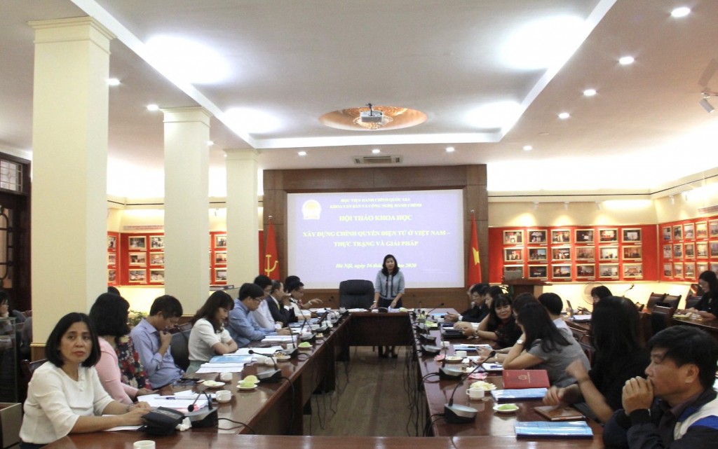 Assoc.Prof.Dr. Nguyen Thi Thu Van, Dean, Faculty of Documents and Administrative Technology chaired the Workshop