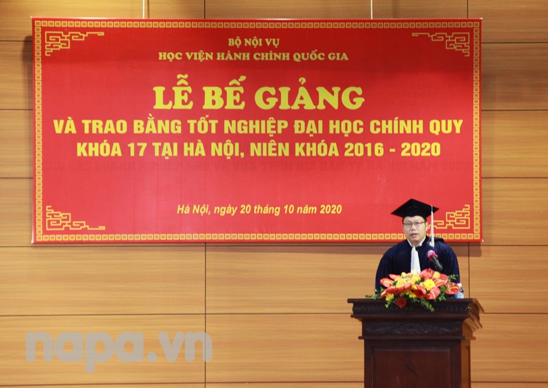 Sivongchan Khanvongsay, a new graduate spoke at the Closing Ceremony