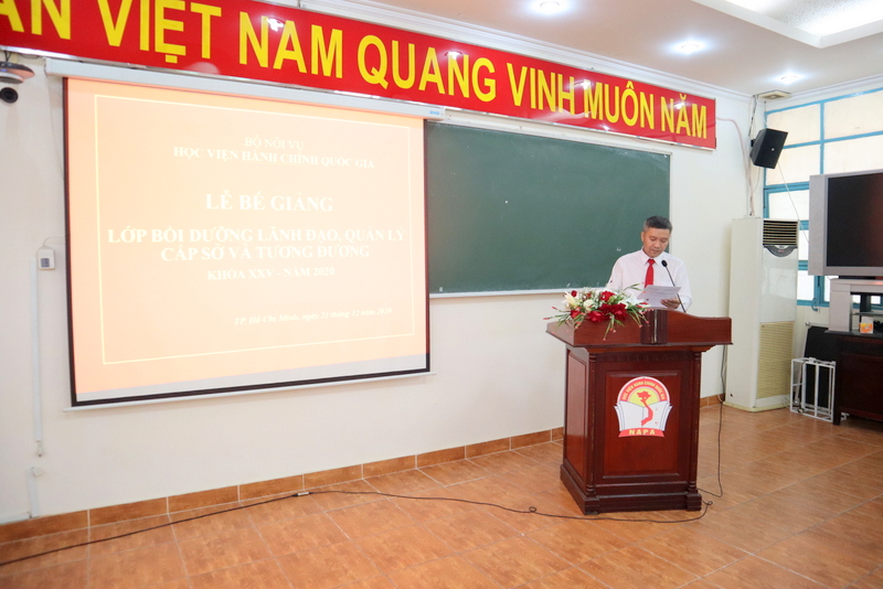 Mr. Doan Ngoc Chau reporting on the training course 