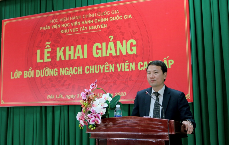 . Dr. Thieu Huy Thuat, Deputy Director General, NAPA Branch Campus in Tay Nguyen speaking at the event 