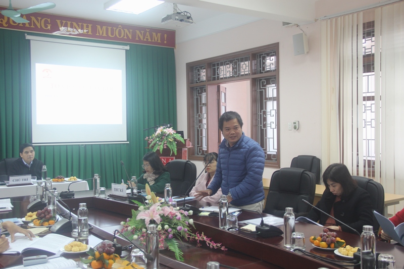 Mr. Nguyen Dinh Quy, Division of Foreign Languages – Informatics and Information – Library speaking at the seminar  