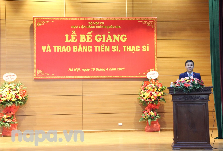 Newly graduated doctor Truong Quoc Viet speaking at the Graduation Ceremony