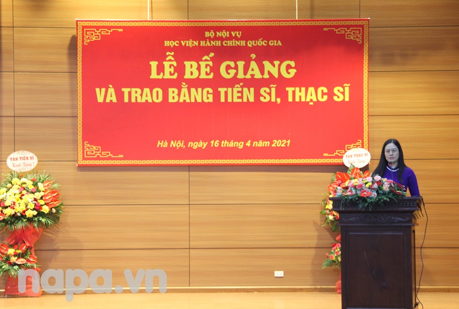 Dr. Le Anh Xuan, Deputy Director, Department of Graduate Training Management  announcing the decision of  conferment of doctoral degrees