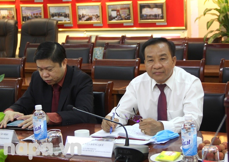 Dr. Nguyen Dang Que delivered a speech at the meeting 