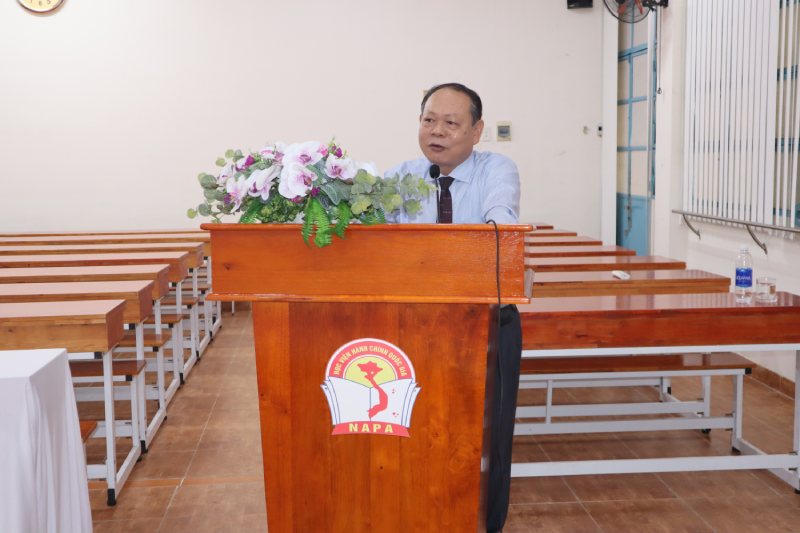 Dr. Ha Quang Thanh, Director General, NAPA Branch Campus in Ho Chi Minh city speaking at the ceremony The opening ceremony took place in an exciting atmosphere and the first lecture was started afterwards as planned. 