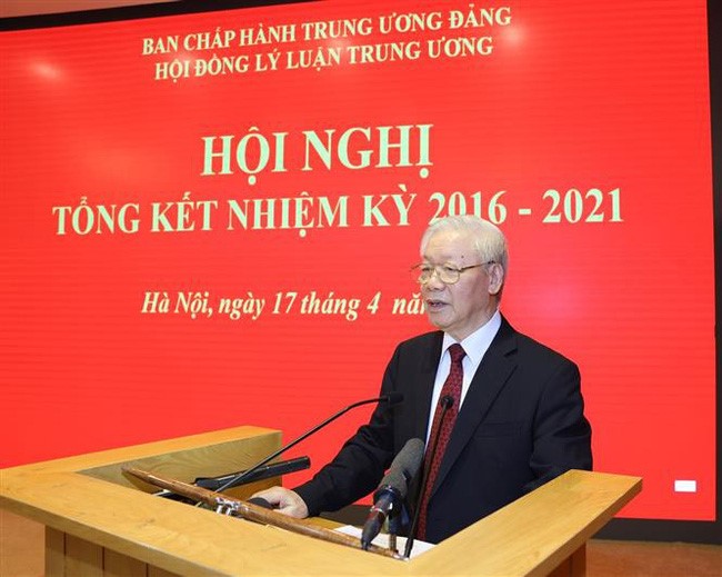 Party General Secretary Nguyen Phu Trong speaking at the conference (photo: Vietnam News Agency)