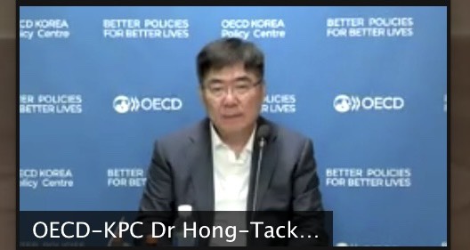 Mr. Hong-Tack Chun, Executive Secretary, OECD Korea Policy Centre  delivering the openign remarks