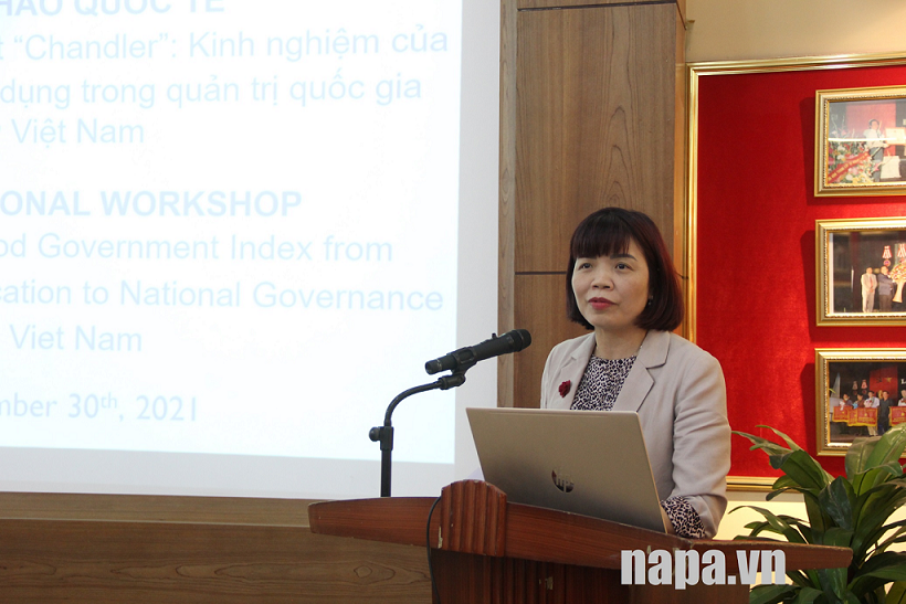 Assoc. Prof. Dr. Nguyen Thi Hong Hai, Dean, Faculty of Administrative Sciences and Organization - Personnel Management, NAPA speaking at the workshop.