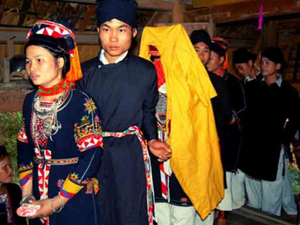 Wedding is a very important ceremony of the Cao Lan. (photo - phongtuc.vn)
