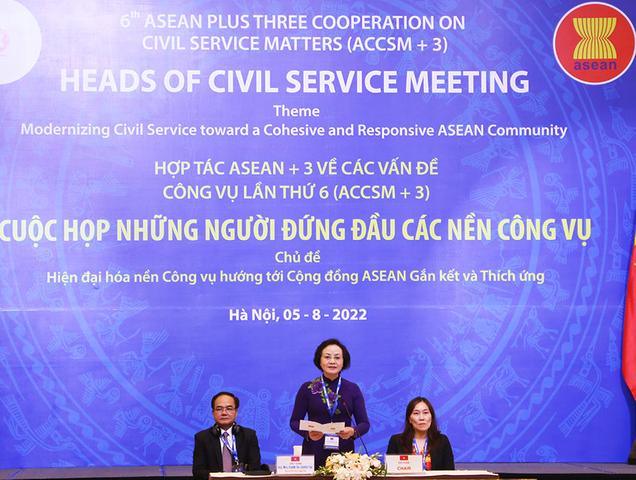 H.E.Mrs. Pham Thi Thanh Tra, Minister of Home Affairs of Viet Nam, speaking at the opening of the meeting