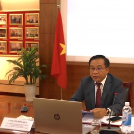 Dr. Nguyen Dang Que, Executive Vice President of the Academy attended in Hanoi.