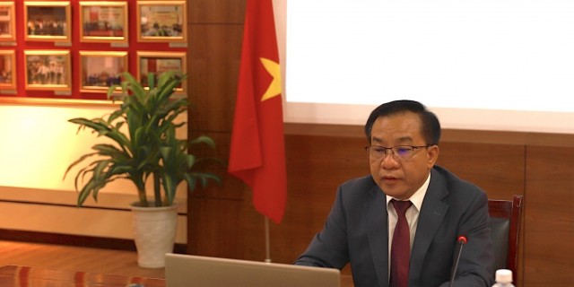 Dr. Nguyen Dang Que, Executive Vice President of the Academy attended in Hanoi.