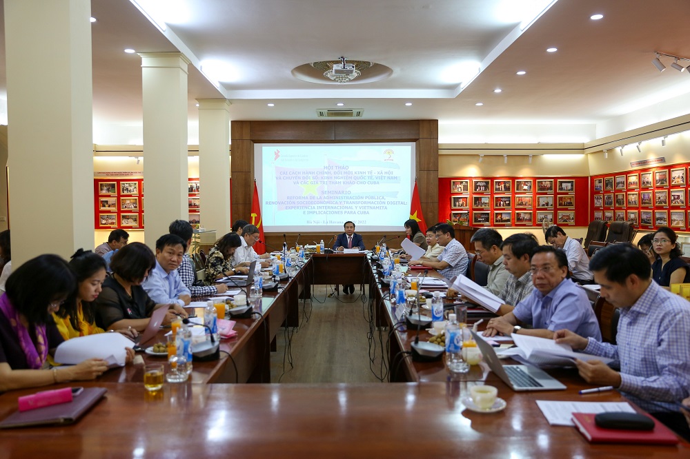 Dr. Nguyen Dang Que chairing the Workshop at NAPA Headquarter in Hanoi, Viet Nam