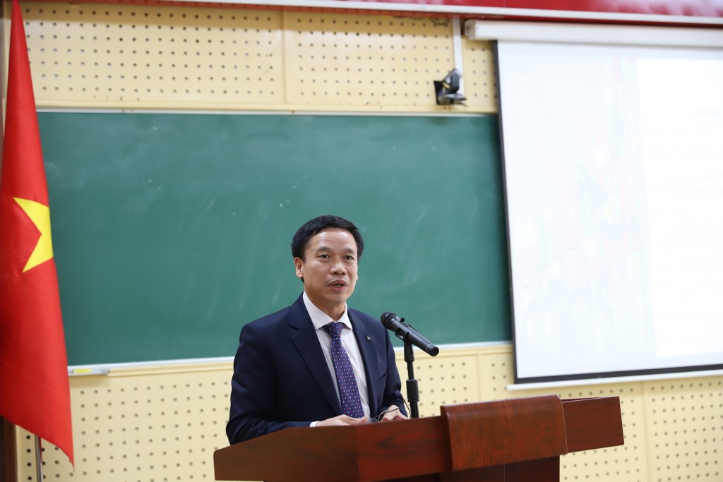 Dr. Lai Dung Vuong, NAPA Vice President, delivering the closing speech.