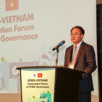 Vice Minister Vu Chien Thang delivering the opening speech of the Forum.
