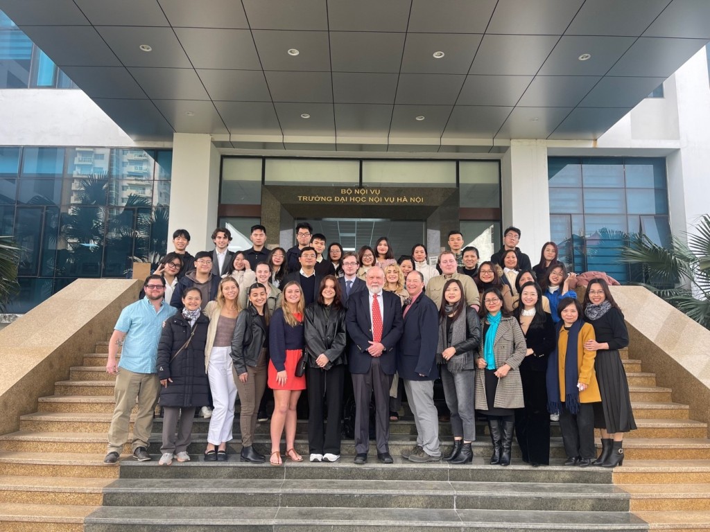 Professors and students of Roger Williams University took photos with lecturers and students of the National Academy of Public Administration.