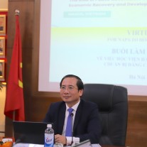 Assoc. Prof. Dr Nguyen Ba Chien, NAPA President chairing the meeting