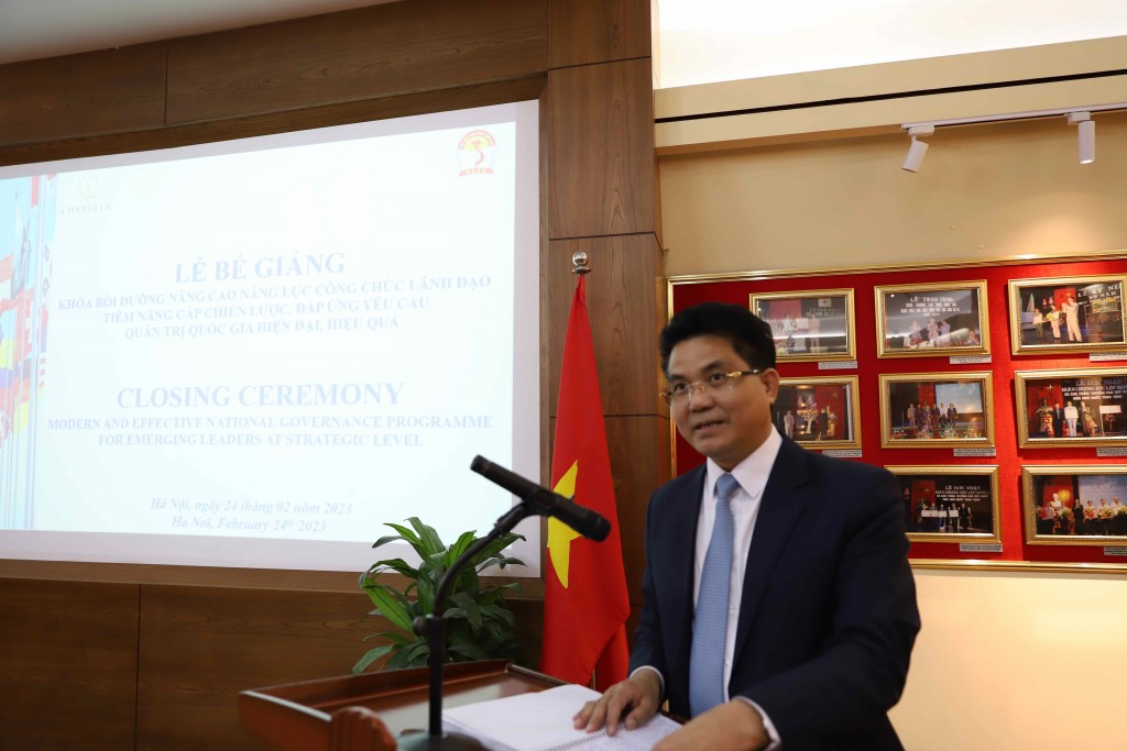 Mr. Le Quang Hoa, Director of the Department of Home Affairs of Hung Yen province speaking on behalf of 29 course participants  at the Closing Ceremony...