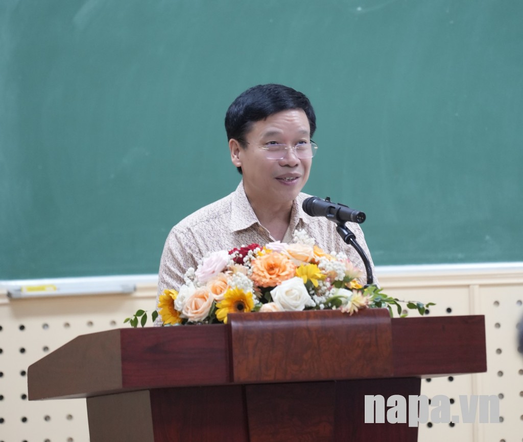 Dr. Lai Duc Vuong, NAPA Vice President, speaking at the workshop