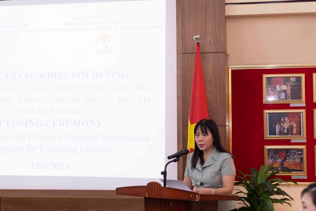Ms. Pham Thi Quynh Hoa, Director General, Department of International Cooperation, presenting the summary report of MENGPEL.