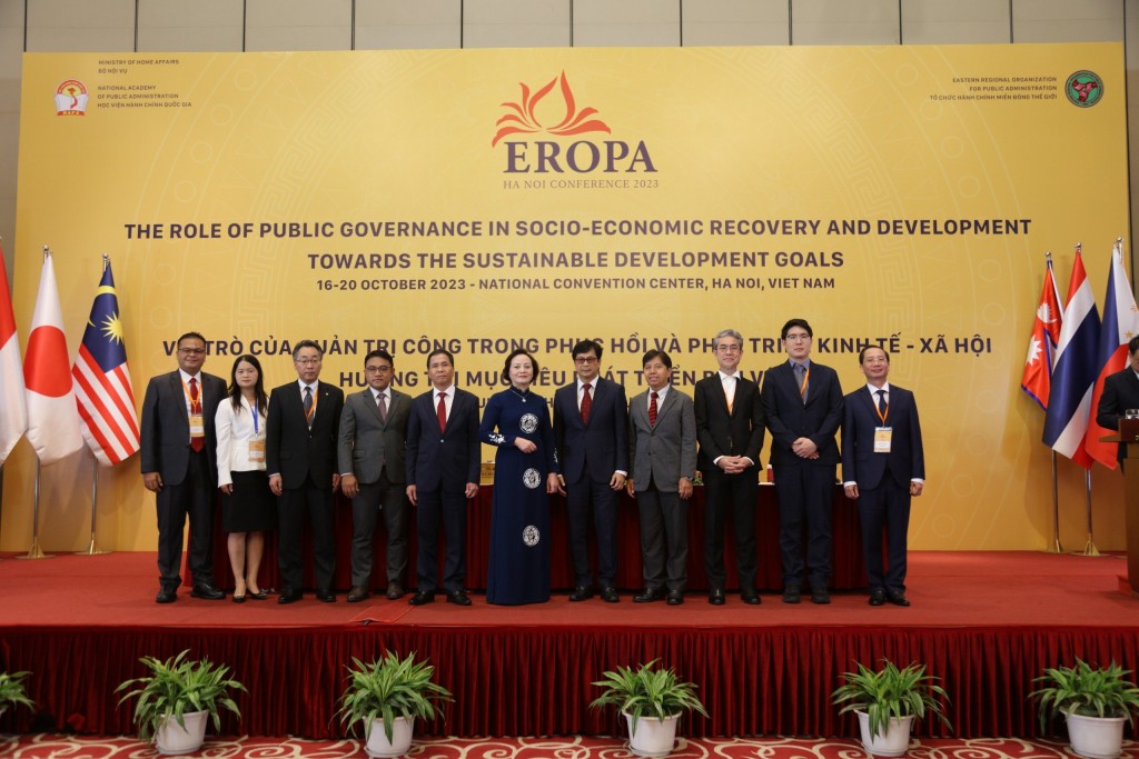 A group photo of Minister of Home Affairs Pham Thi Thanh and state-level delegates attending the Conference.