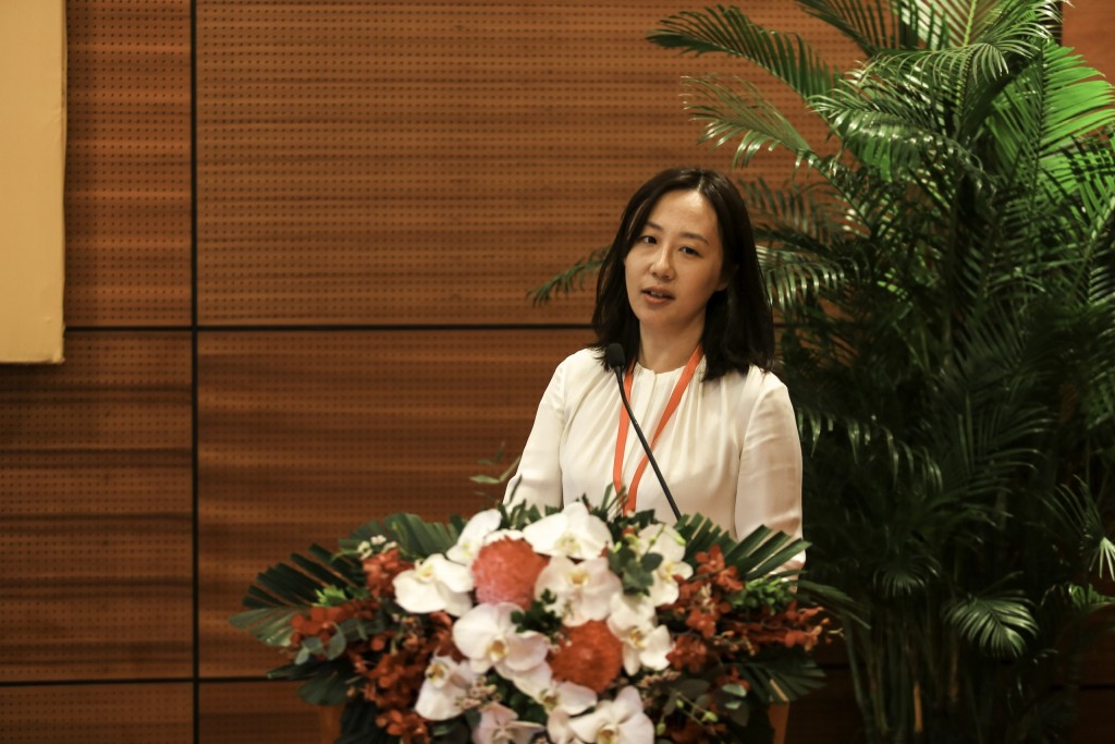   Ms. Dai Yiming, Chinese Academy of Personnel Science, presenting her paper.