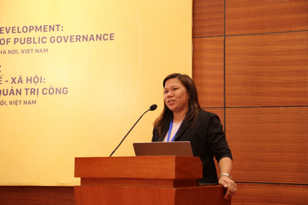   Dr. Patricia Ann Estrada, Tarlac State University, Philippines, presenting at the session.