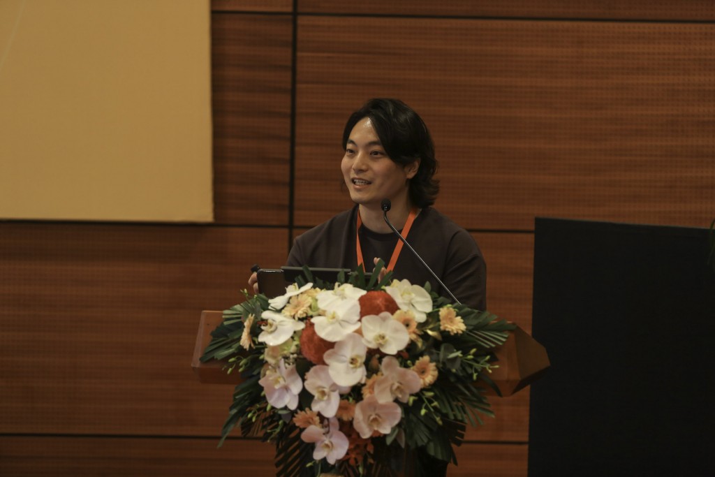 Mr. JuHo Jung, Sungkyunkwan University, Korea presenting his paper.