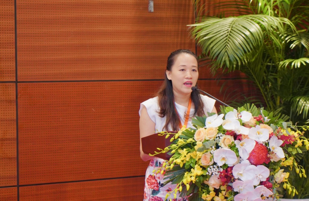 M.A. Nguyen Ho Phuong Nhat, National Academy of Public Administration, presenting at the session.