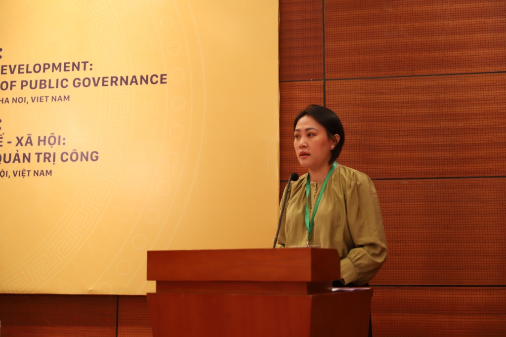 M.A. Do Hai Ha, National Academy of Public Administration, presenting her paper.