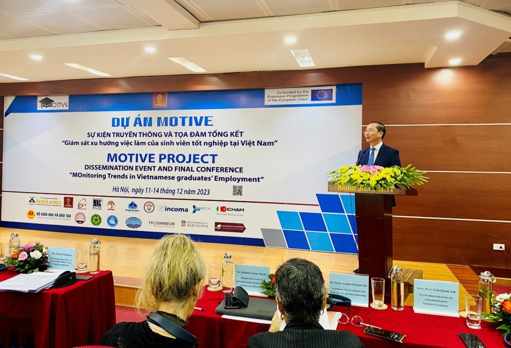 Assoc., Prof, Nguyen Ba Chien, President of the National Academy of Public Administration had a speech at the event
