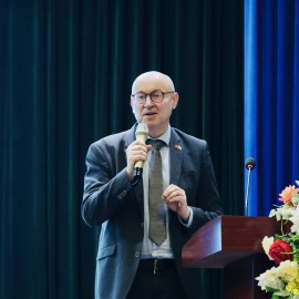 Mr. Pierre Du Ville, Chief Representative of the Wallonie – Bruxelles Delegation in Viet Nam (WBI), Embassy of Belgium in Viet Nam, sharing at the Seminar.