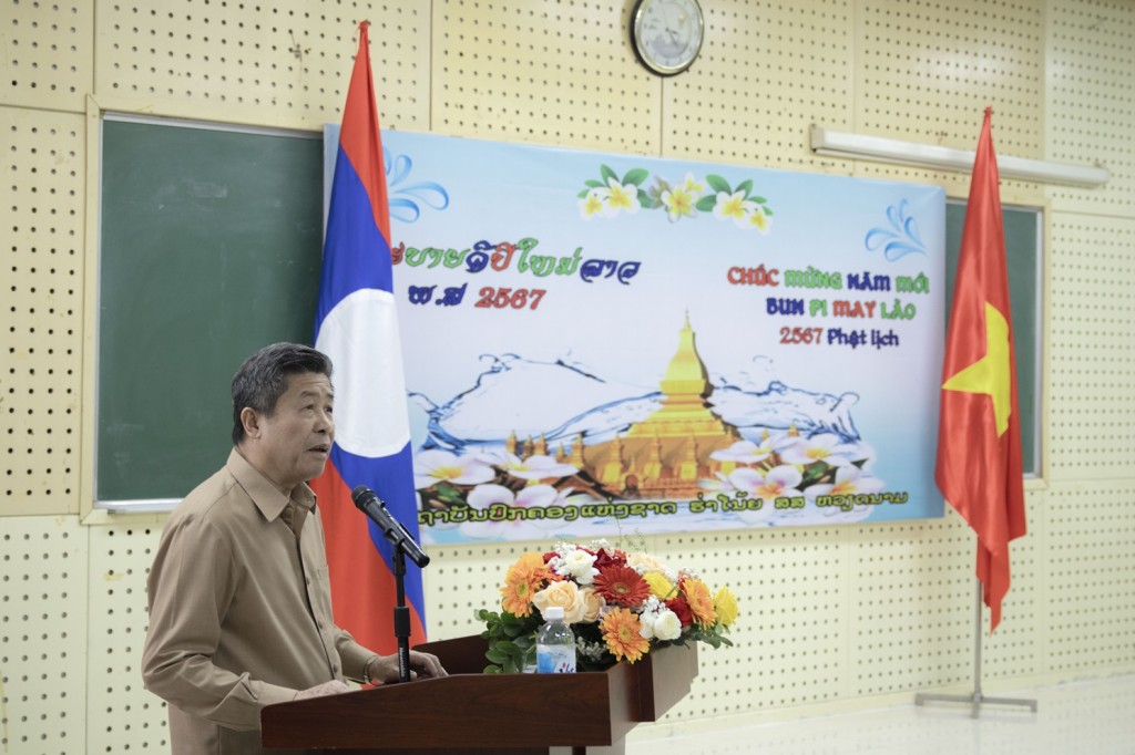 Dr. Khamtan Somvong, Counselor for Education and Culture, Embassy of the Lao People's Democratic Republic to Viet Nam, at the celebration.