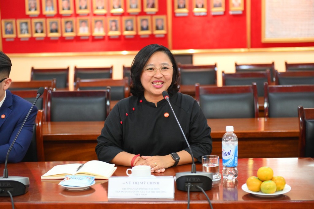 Ms. Vu Thi My Chinh, Chief Representative of Mentally Fit Global in Viet Nam market, at the meeting.