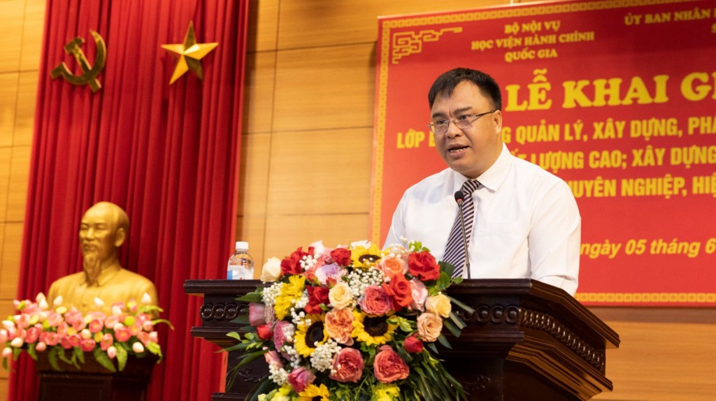 Assoc. Prof. Dr. Nguyen Quoc Suu, Deputy NAPA Vice President, at the opening ceremony of the training class.