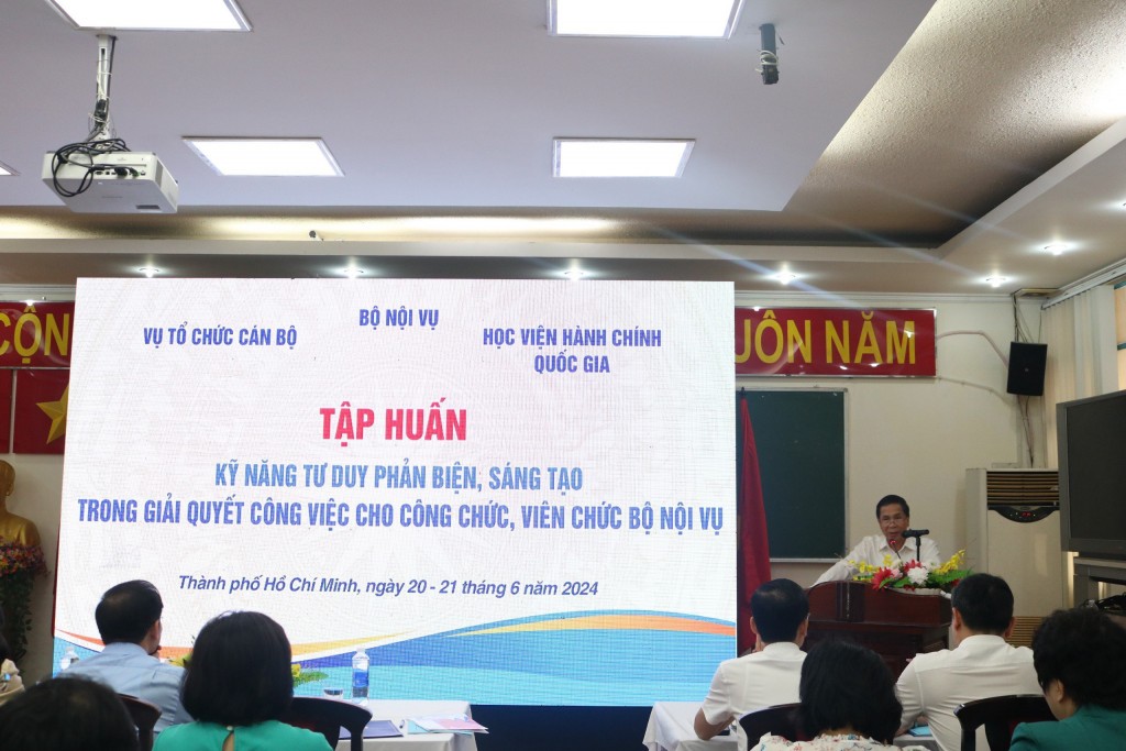 Assoc. Prof. Dr. Trieu Van Cuong, Vice Minister of Home Affairs, at the training workshop.
