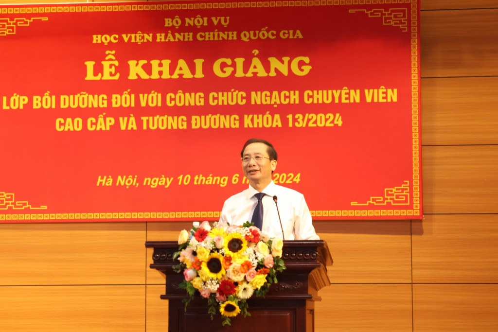 Assoc. Prof. Dr. Nguyen Ba Chien, NAPA President, at the ceremony.