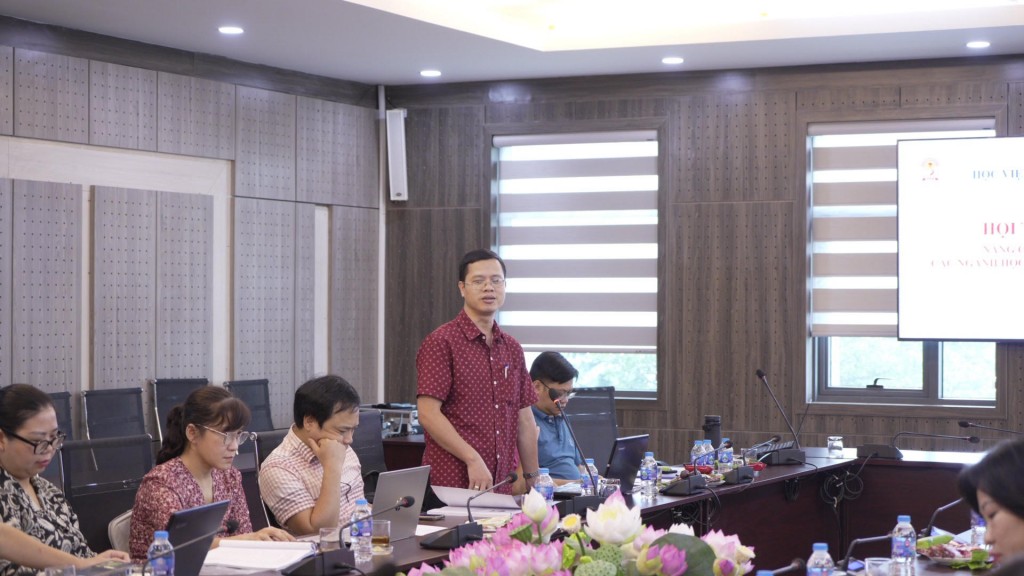 Ms. Le Ngoc Diep, Deputy Head of the Information – Library Division, sharing the importance of aligning with the NAPA's strategy and societal needs to regularly update and supplement the training curriculum for the Information – Library major.