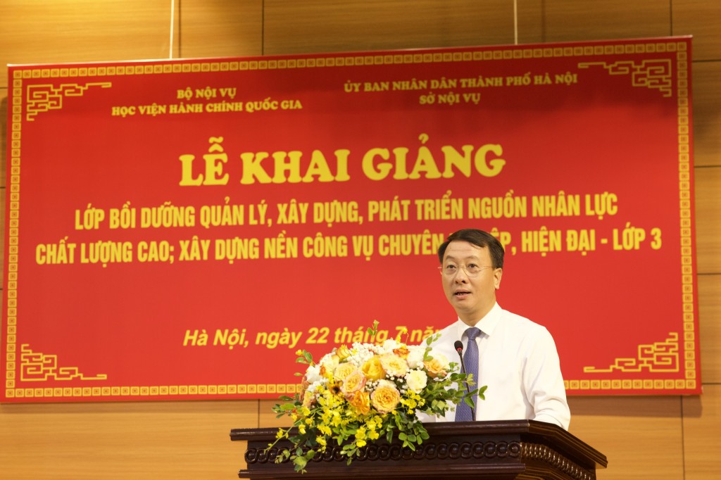 Mr. Tran Dinh Canh, Member of City Party Committee, Director of Hanoi Department of Home Affairs, at the ceremony.